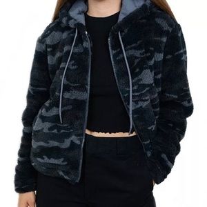 Dickies Camo Print Faux Sherpa Jacket (S)